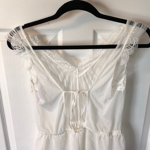 Woman’s Intimates - Picture 5 of 8